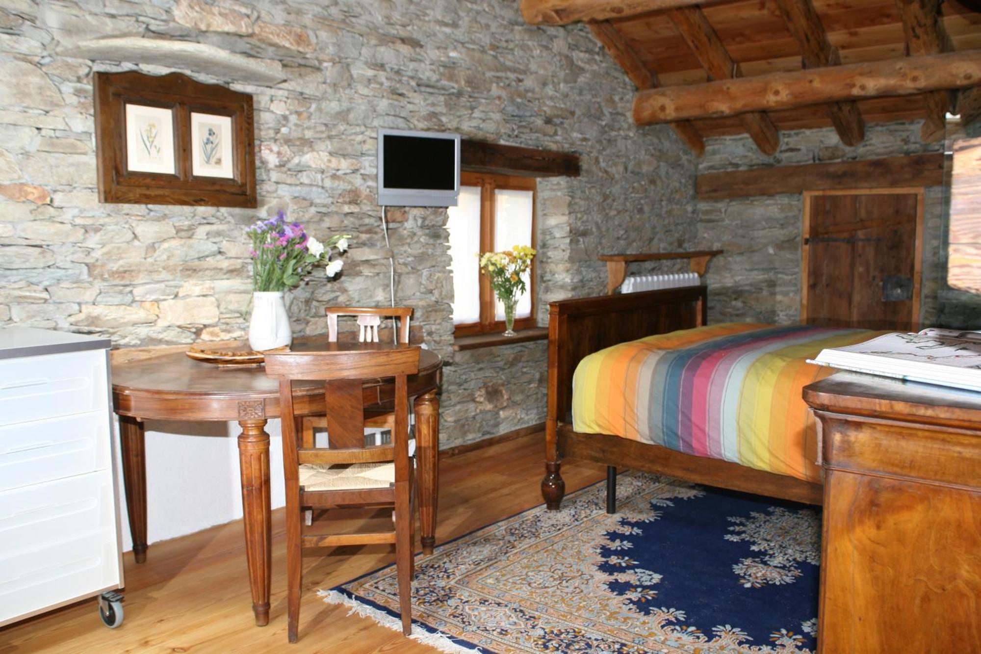 Walser House Hotel Rimella Room photo